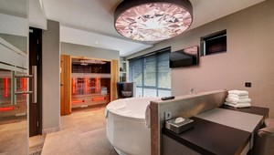 diamond suite