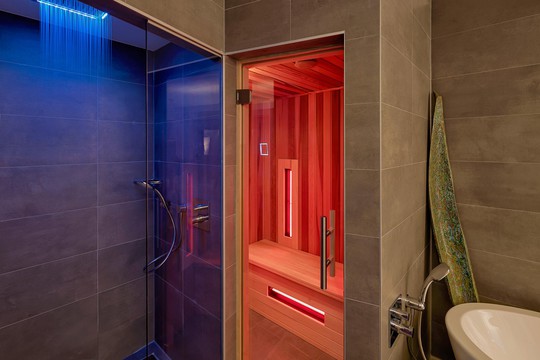 hotel princeville saint tropez bathroom