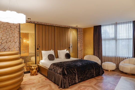 Honey Suite
