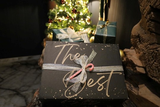 Ho-Ho-Happiness Package