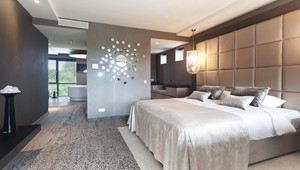 Champagne Suite